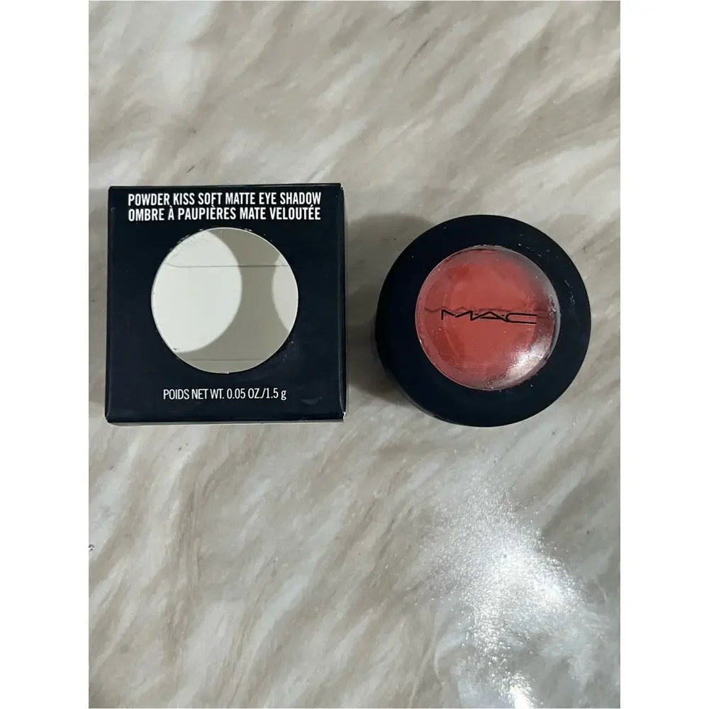 NEW MAC Cosmetics So Haute Right Now Powder Kiss Soft Matte Pigmented Eyeshadow